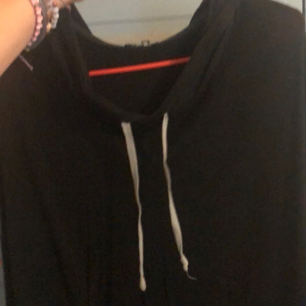 brandy melville long sleeve pull over